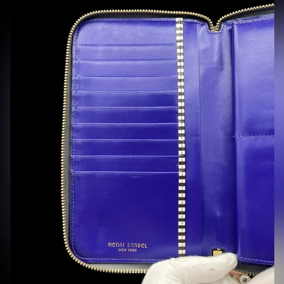 Henri Bendal Jetsetter Zip Portfolio Wallet - EUC - Picture 6 of 11